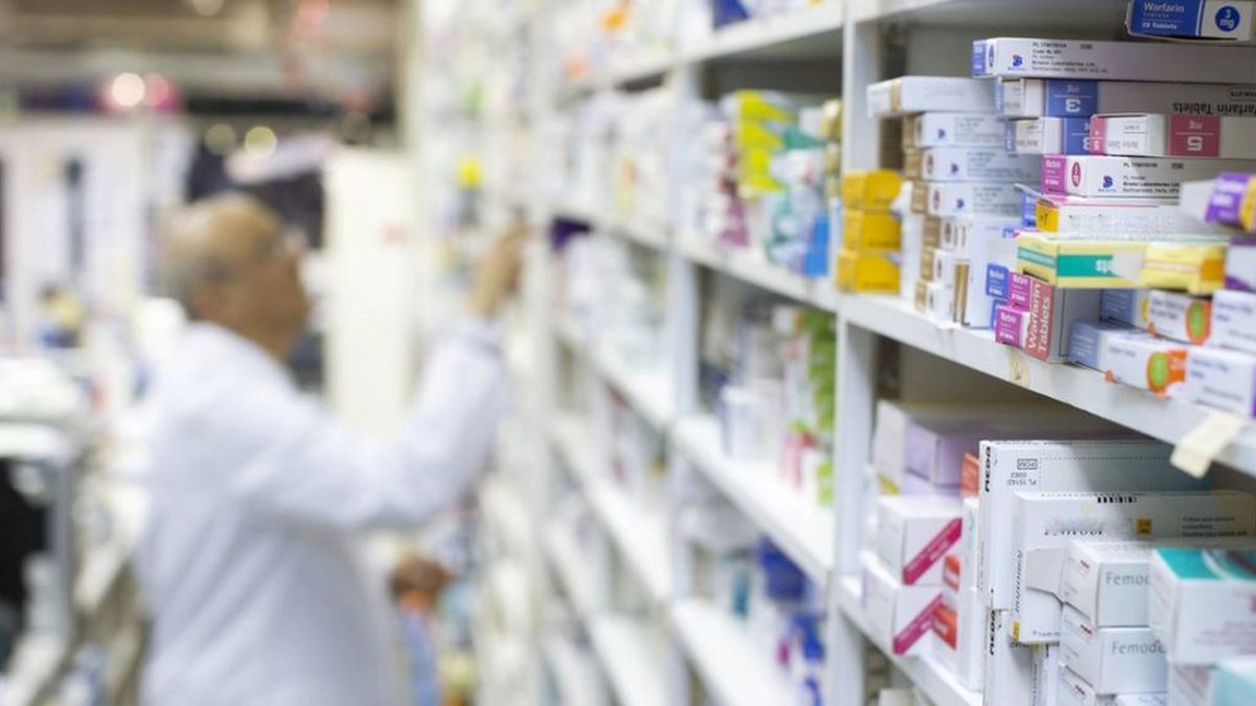 Vaccinul antigripal instalează panică în rândul ieșenilor! Farmaciștii nu preiau nicio comandă de la pacienți și nu știu dacă îl vor avea mai devreme de luna ianuarie 2021. Medicamentul nu se găsește nici în depozite