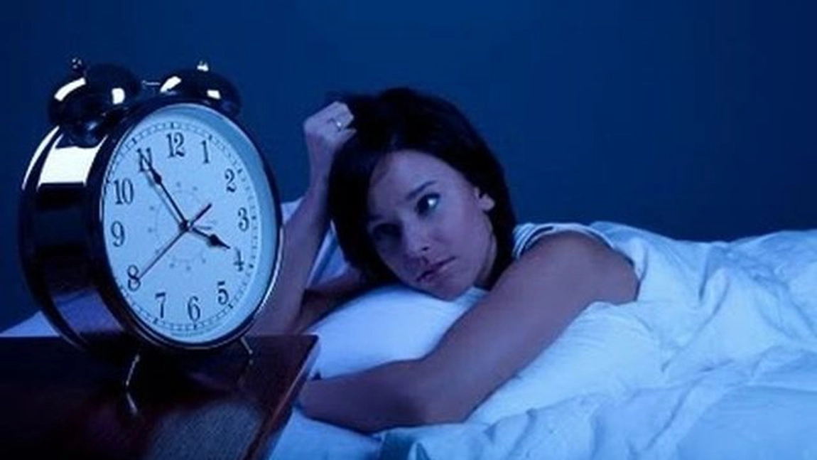 De ce mă trezesc în toiul nopții: 5 motive