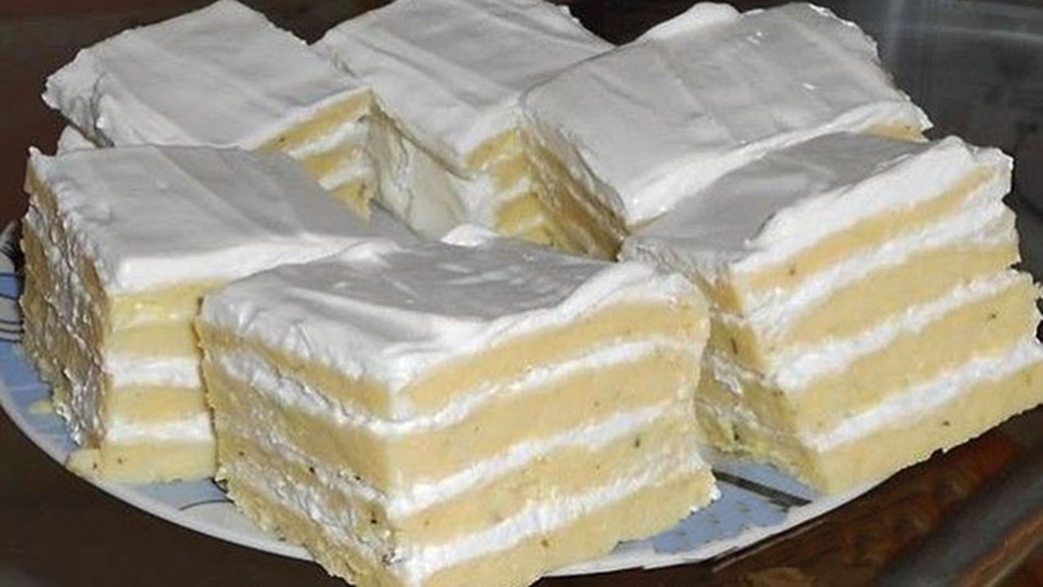 Prăjitura Kinder fără coacere. Mod de preparare