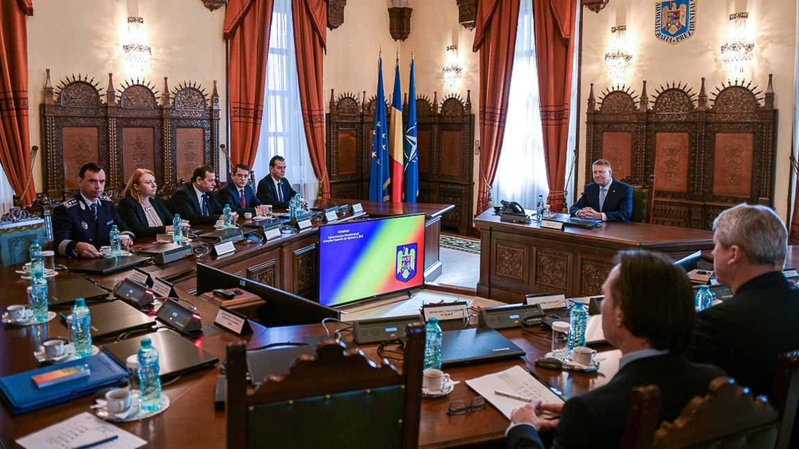 Ședință CSAT în sistem de videoconferinţă, după ce Ludovic Orban a intrat în carantină - UPDATE