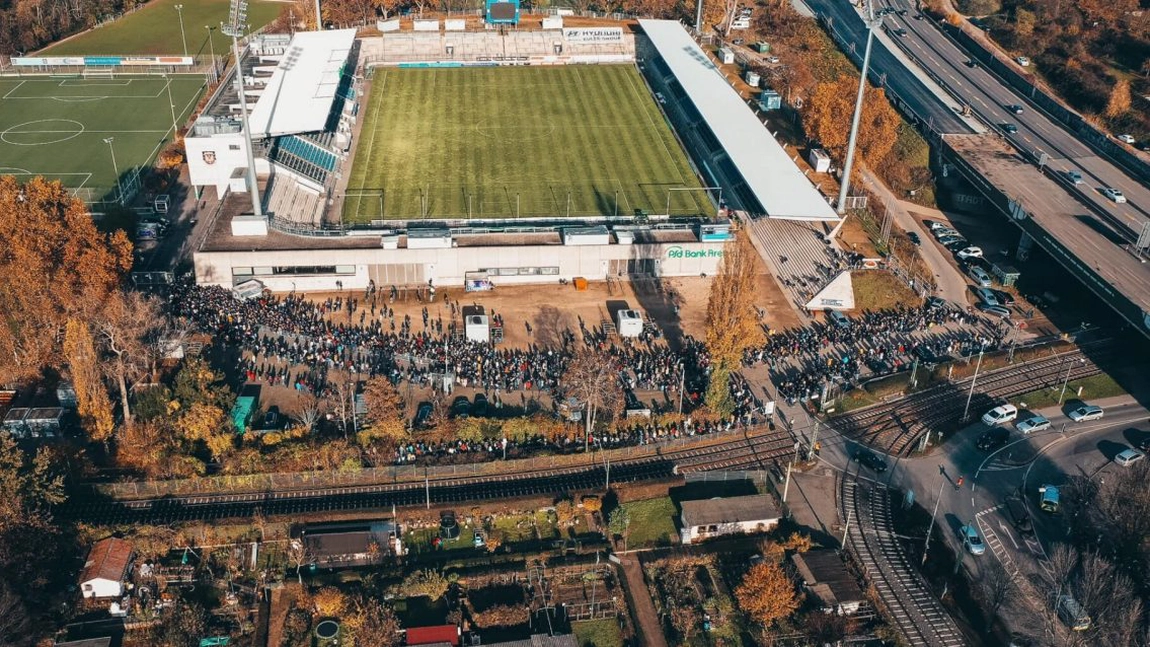 Alertă cu bombă la alegerile din Republica Moldova! Secția din Frankfurt a fost închisă timp de o oră