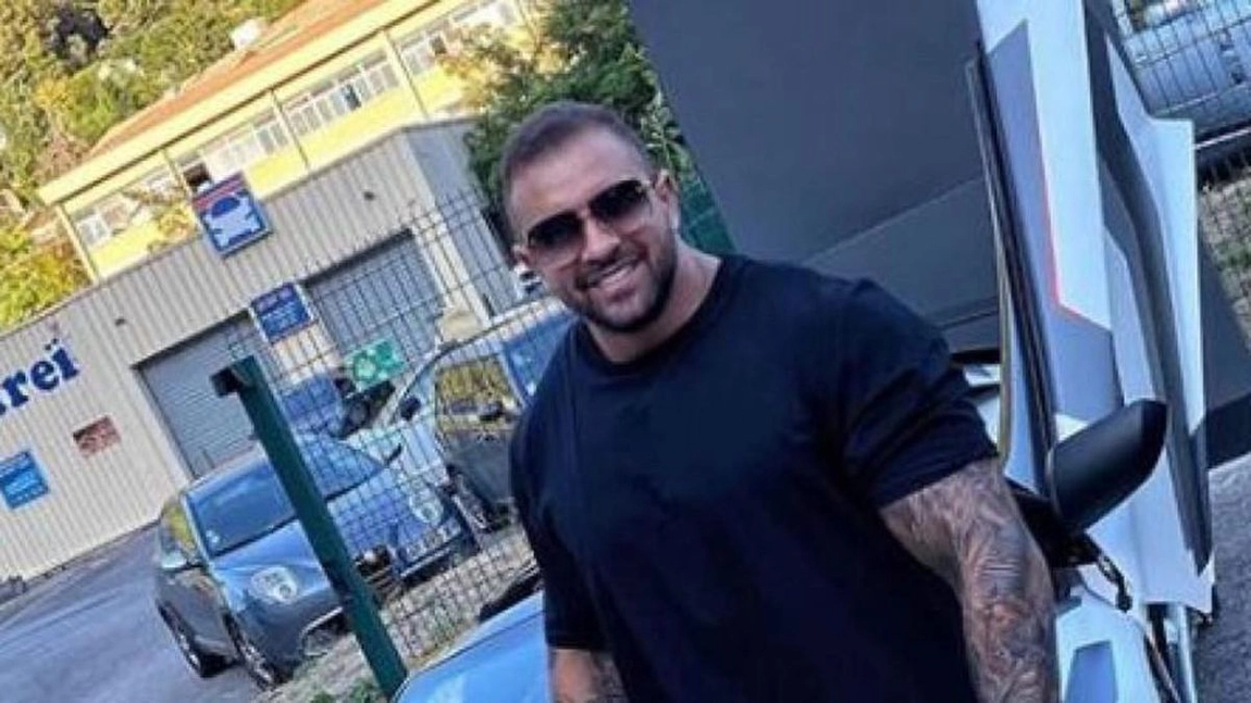 Alex Bodi a fost arestat pentru 30 de zile. Acesta este acuzat că a recrutat mai multe tinere pe care le-a obligat să se prostitueze