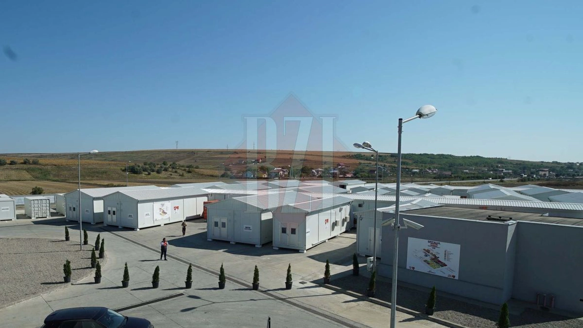 Imaginile groazei de la spitalul mobil de la Lețcani pentru bolnavii de COVID-19. Medicii îngheață de frig în containere de milioane de euro plătite din bani publici - FOTO