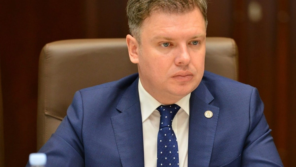 Deputatul PSD Silviu Macovei: A șasea amânare a licitației pentru sectorul A8: „Mi-am pierdut răbdarea! A8 a devenit autostrada Rușinii!”