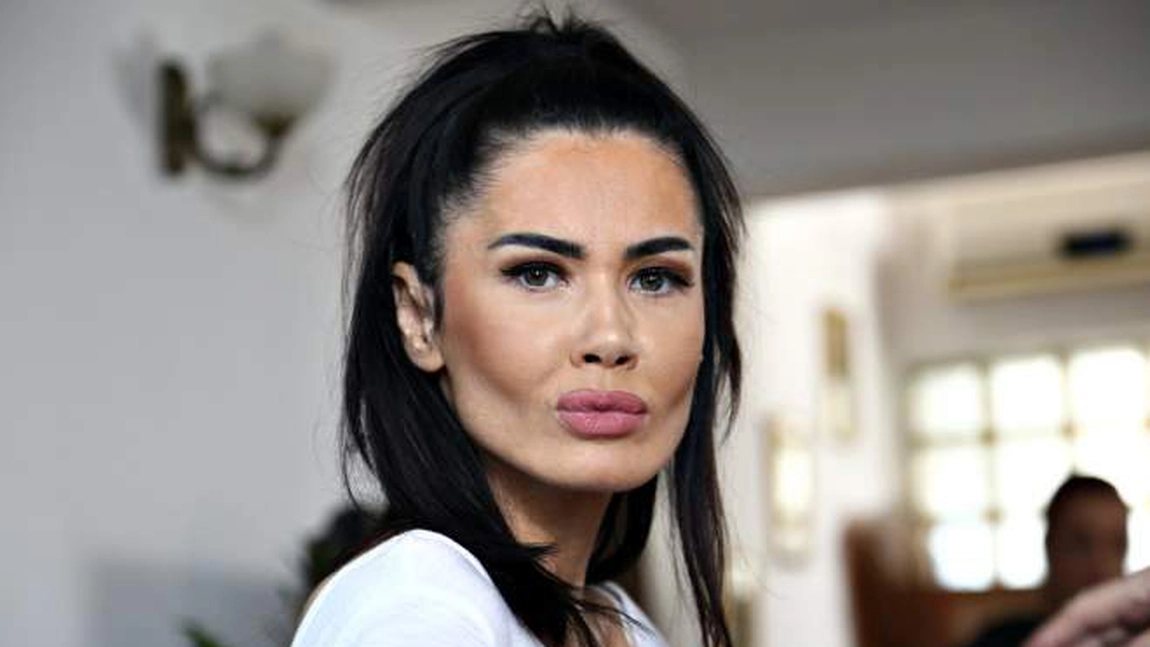 Oana Zăvoranu a luat-o în vizor pe Adelina Pestrițu. Cum o ironizează actriţă