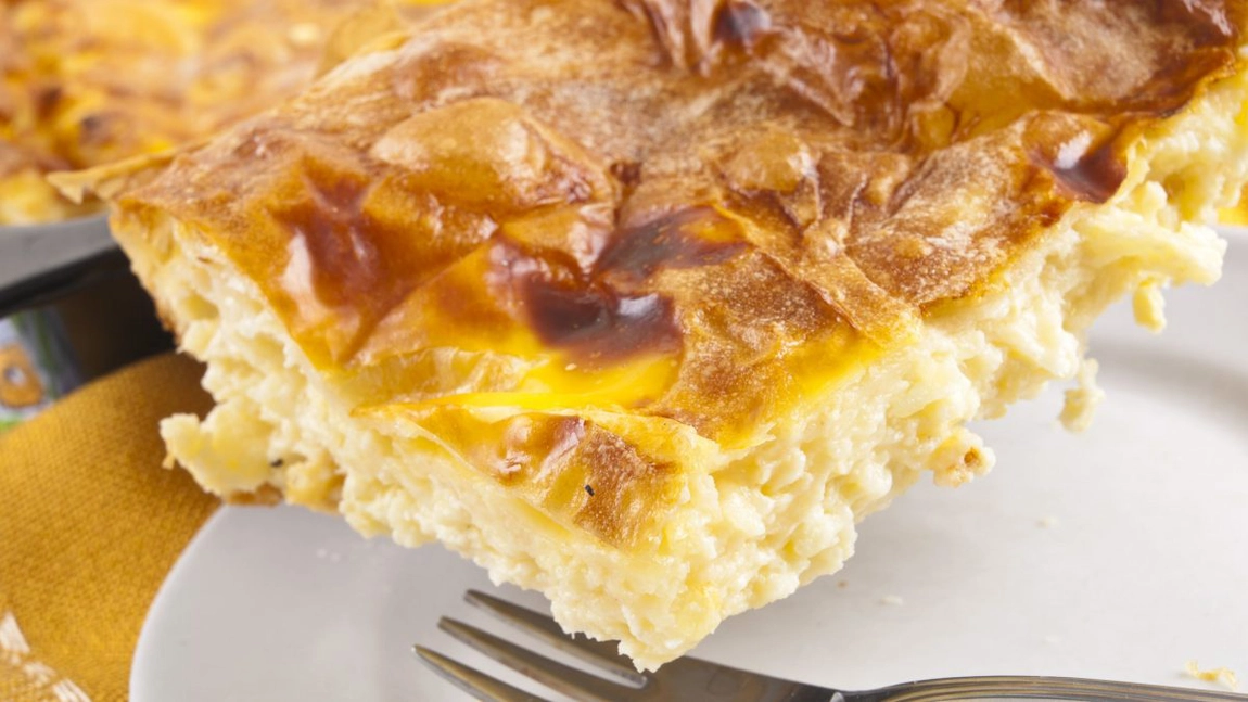 Plăcintă cu brânză la cuptor - Dulce sau sărată, după preferințe