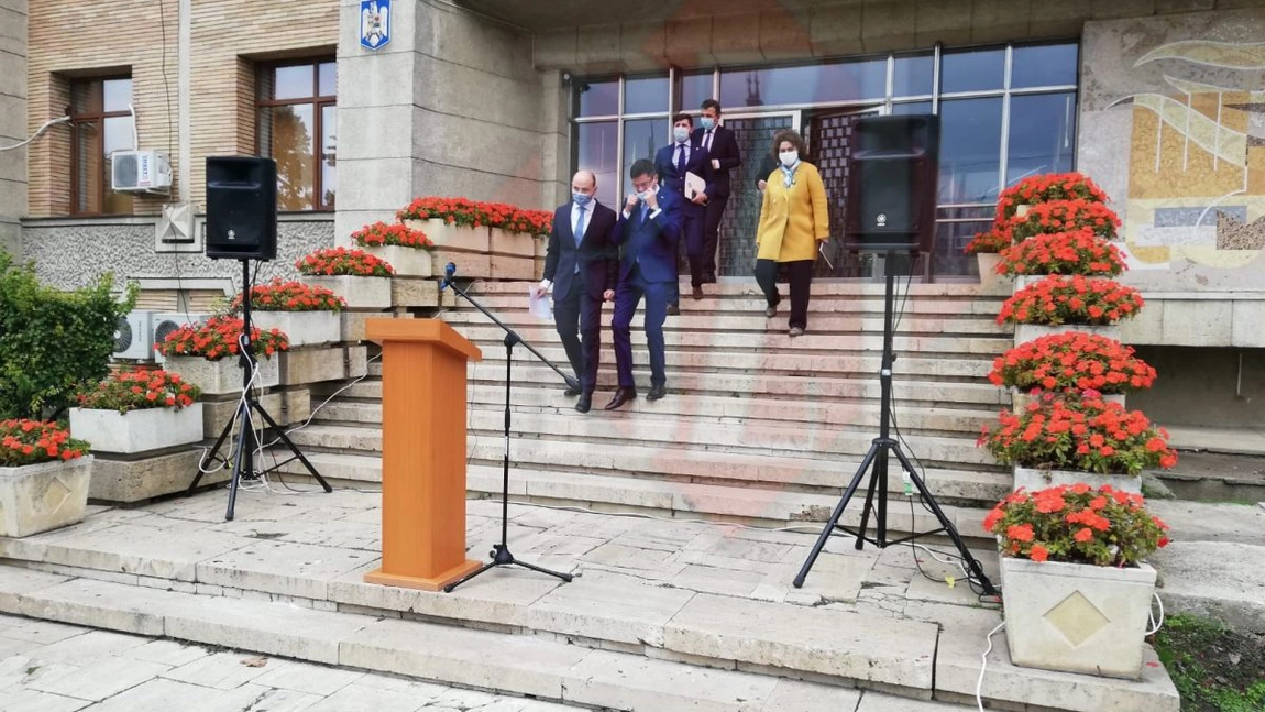 PNL Iași își lansează candidații la Parlamentul României. Mihai Chirica: „Principalul mesaj e că PNL a arătat că e un partid care are curaj!“ - GALERIE FOTO / VIDEO - UPDATE