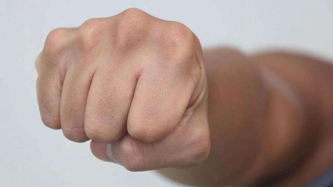Și-a distrus viitorul dintr-o prostie! Un adolescent poate ajunge în pușcărie după ce a fost provocat de un pensionar pe Bulevardul Independenței! Bătrânul a murit după o lovitură! (Exclusiv)