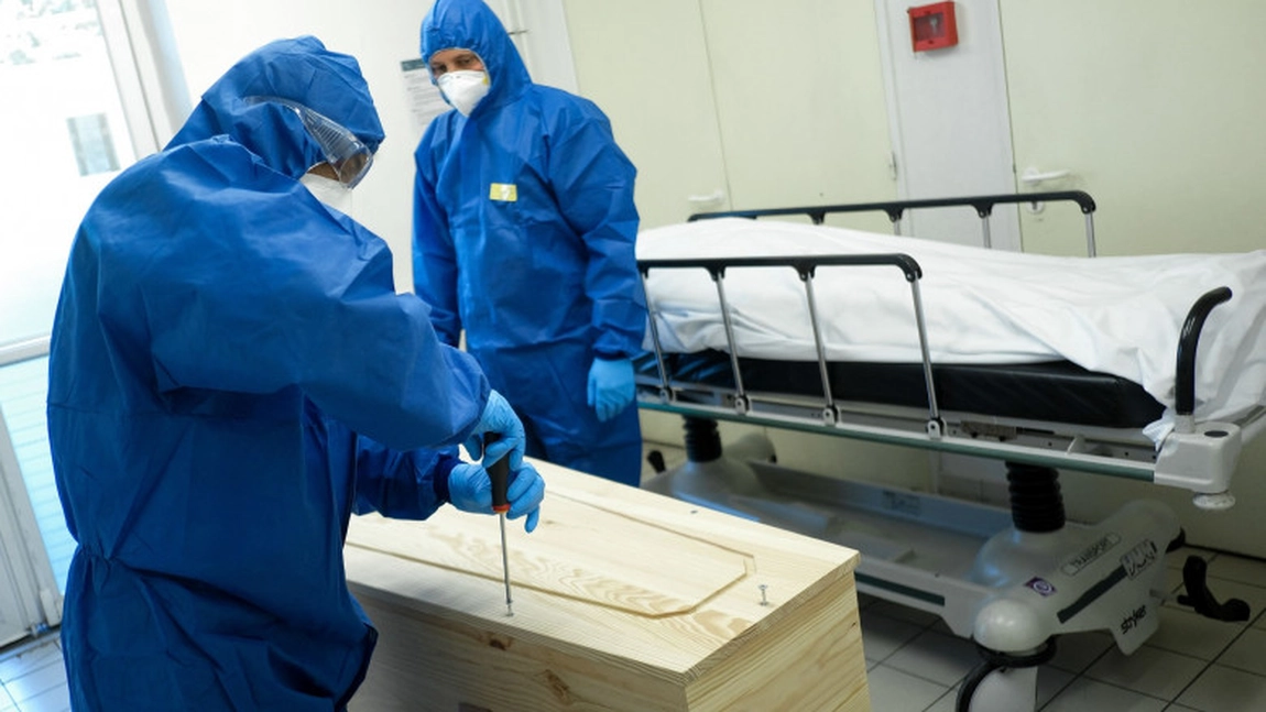 Rata de mortalitate urcă Sibiul în topul negru COVID din Europa