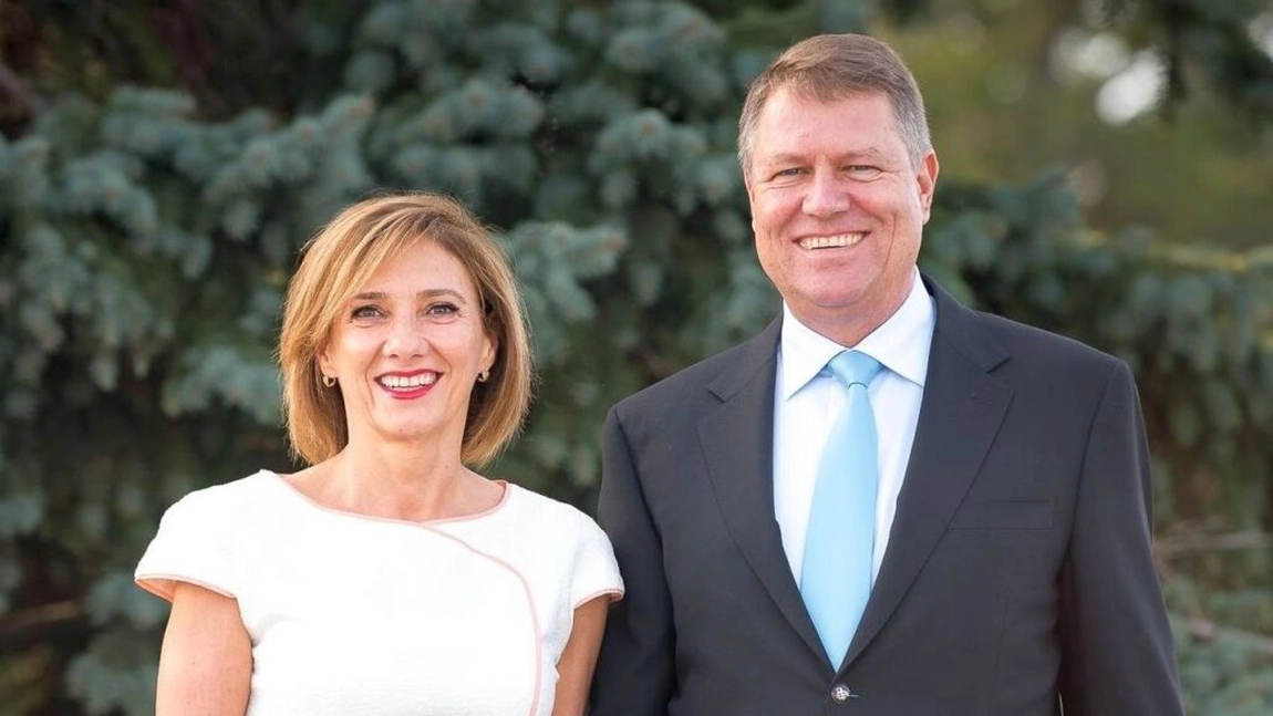 Carmen Iohannis, apariție răvășitoare la brațul președintelui Klaus Iohannis. Ținuta care a întors capete