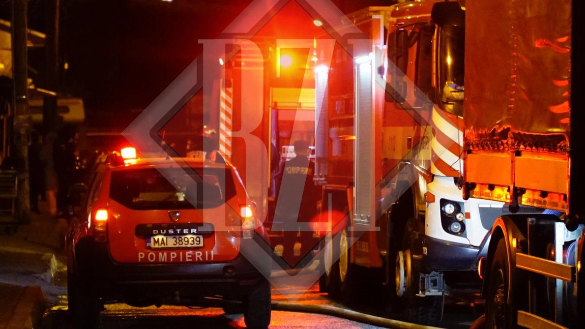 Intervenție de urgență a pompierilor în Iași. Un incendiu a izbucnit la o magazie - Exclusiv, Galerie Foto, Update