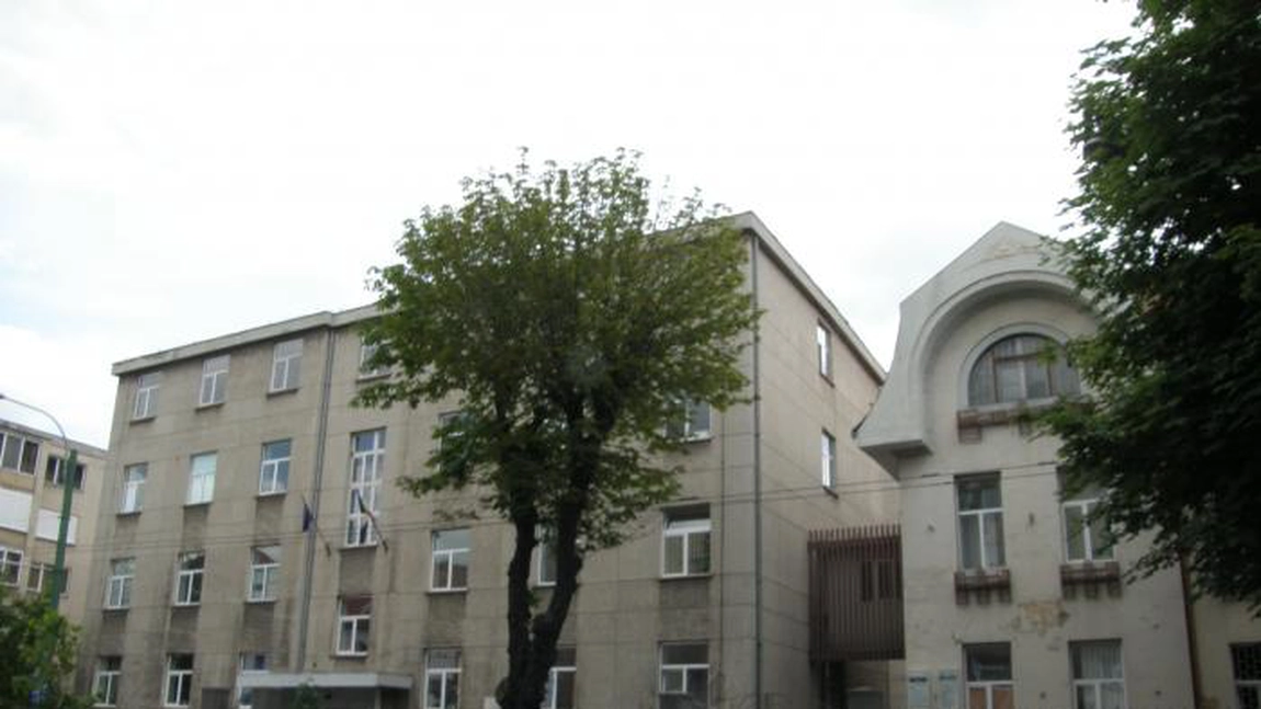 Pompierii au intervenit la un incendiu izbucnit la un centru de vaccinare împotriva Covid-19, în Braşov