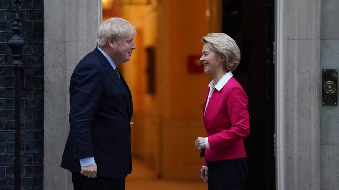 Marea Britanie ar putea încheia perioada de tranziţie post-Brexit fără niciun acord de liber schimb cu UE. Ce măsuri se aplică muncitorilor români