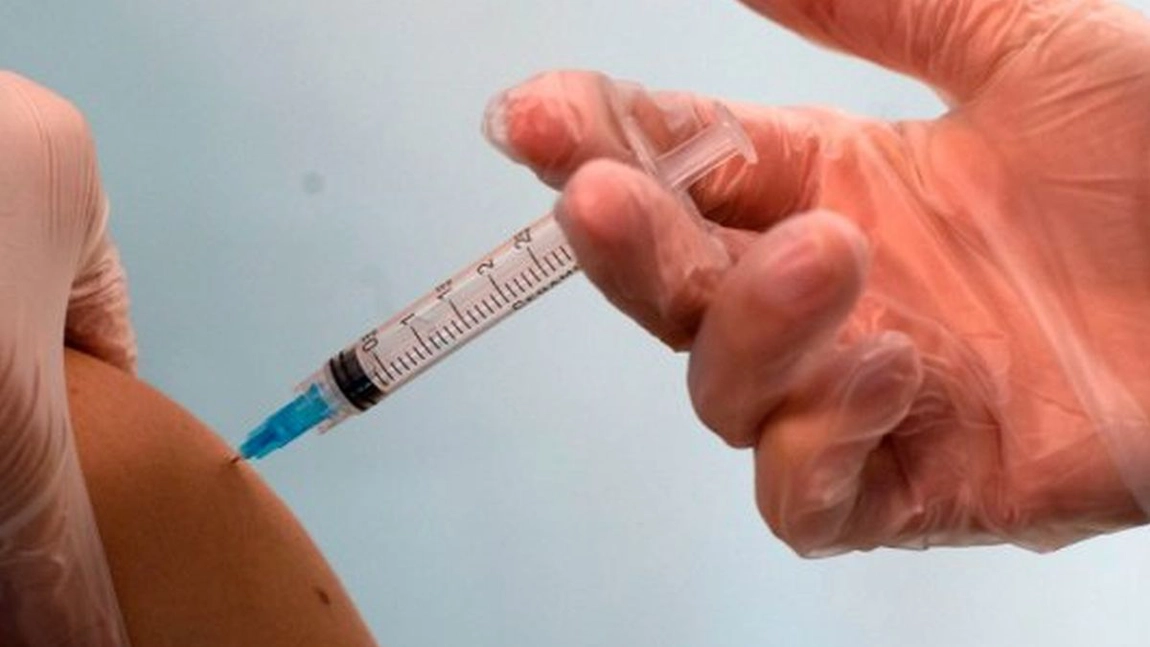 Un nou deces survenit după vaccinul anti-COVID produs de Pfizer / BioNTech. Prima reacție oficială