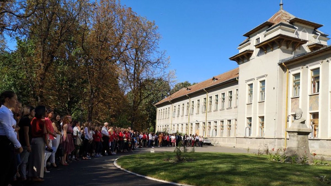 Voluntari în comunități dezavantajate! Elevi de la Colegiul Pedagogic 
