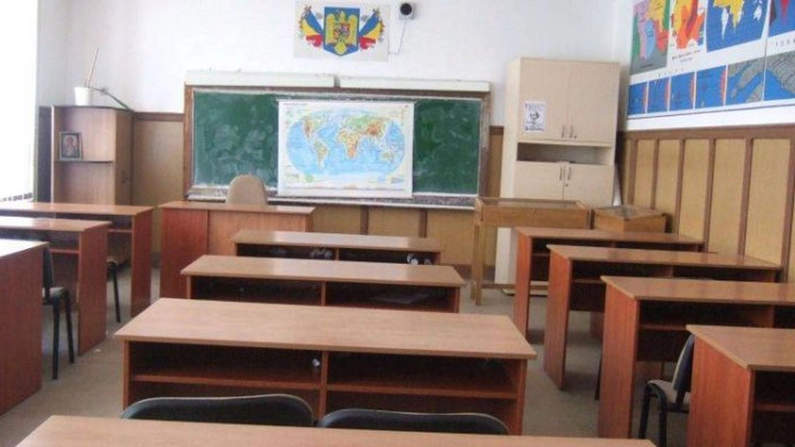 Elevii unei clase refuză să mai meargă la școală după ce învățătoarea lor a murit din cauza COVID-19
