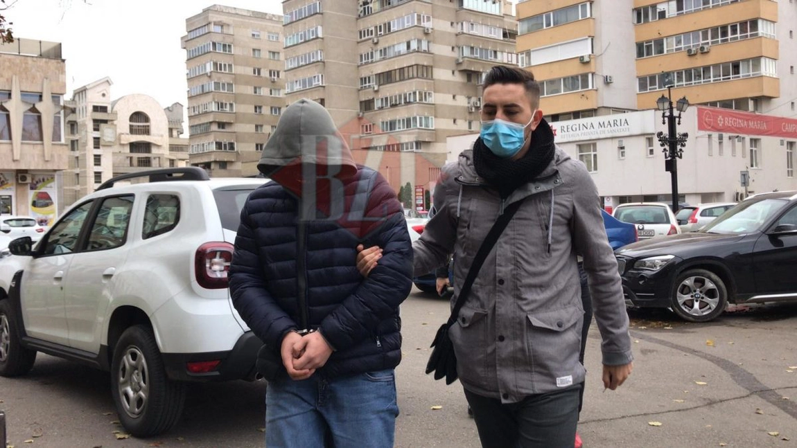 Doi indivizi din Iaşi au convins o minoră să spargă maşini! Au atacat noaptea, în zona cartierului Nicolina - FOTO/VIDEO