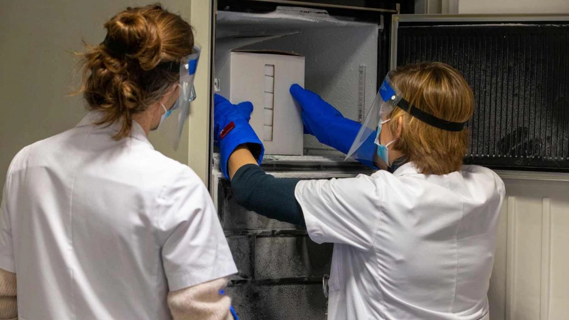 Virus mutant în Marea Britanie. Record absolut de infectări. Belgia schimbă strategia