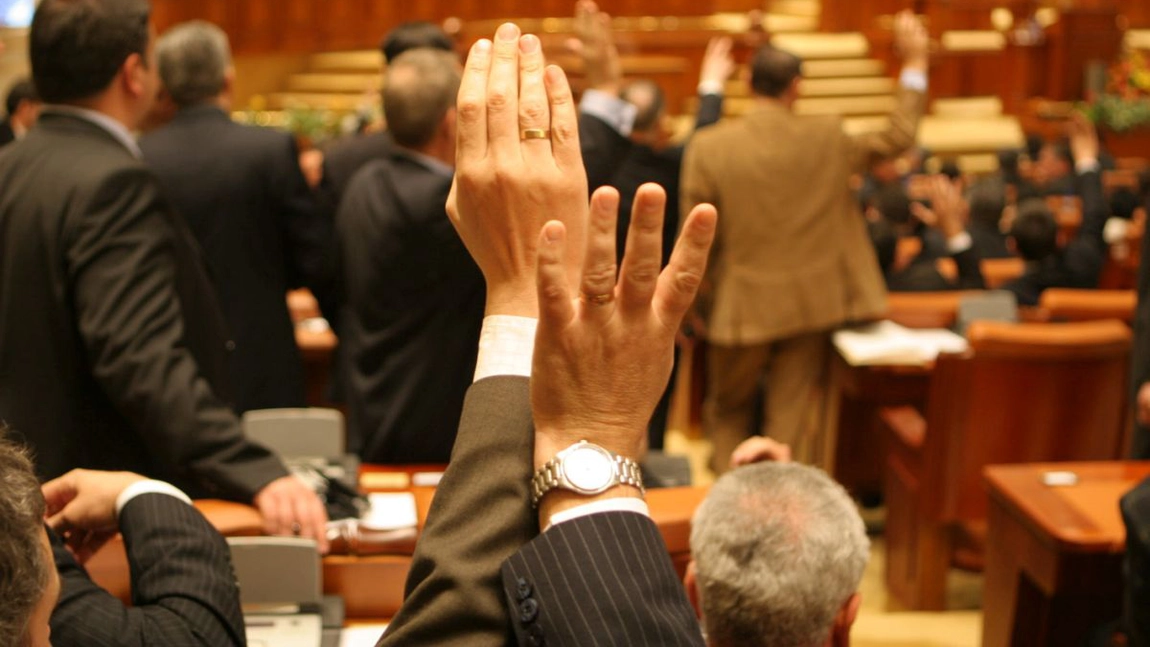 Este oficial! Proiectul de lege antiţigănism a trecut de Parlament. Cei care încalcă următoarele reguli vor fi grav sanționați