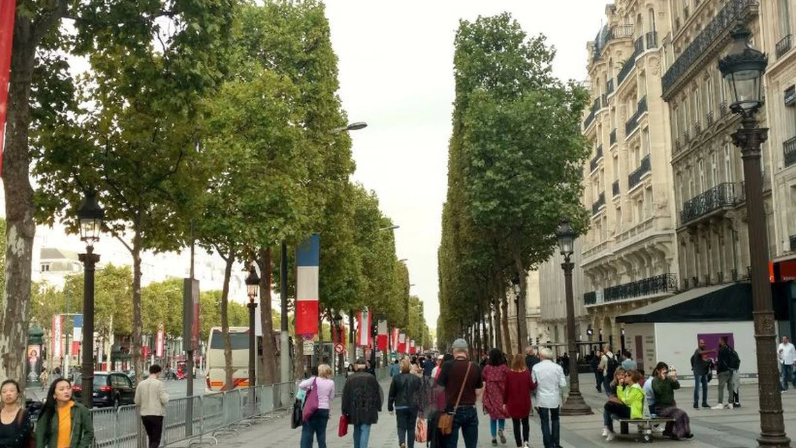 Faimoasă nuntă la Paris, plecată din lumea mondenă a orașului Iași! În prim-plan este o femeie celebră, de o frumusețe răpitoare, care s-a jucat cu mințile unor bărbați importanți (GALERIE FOTO)