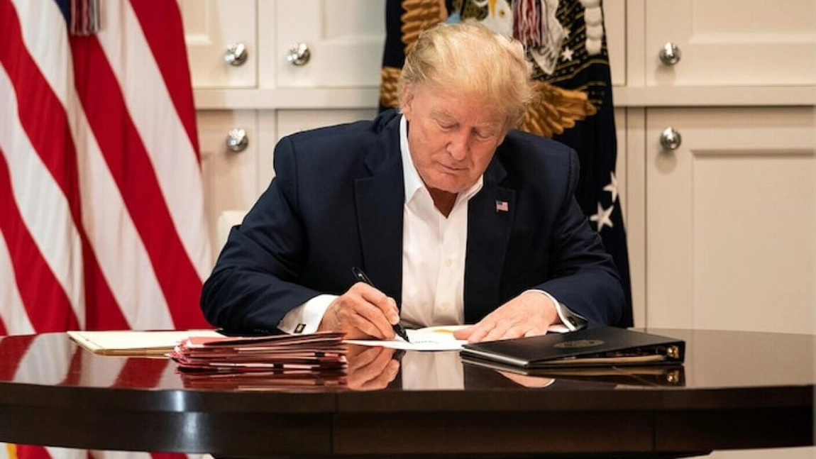 Donald Trump s-ar putea autograția în ultimele zile de mandat! Președintele SUA ar scăpa de pușcărie pe viață