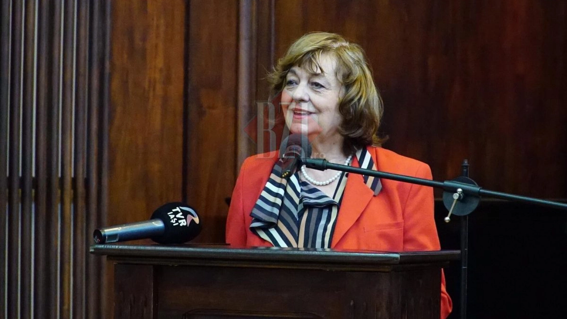 Ana Blandiana în dialog cu elevii Colegiului Național Iași  - despre amintiri și istoria recentă a României