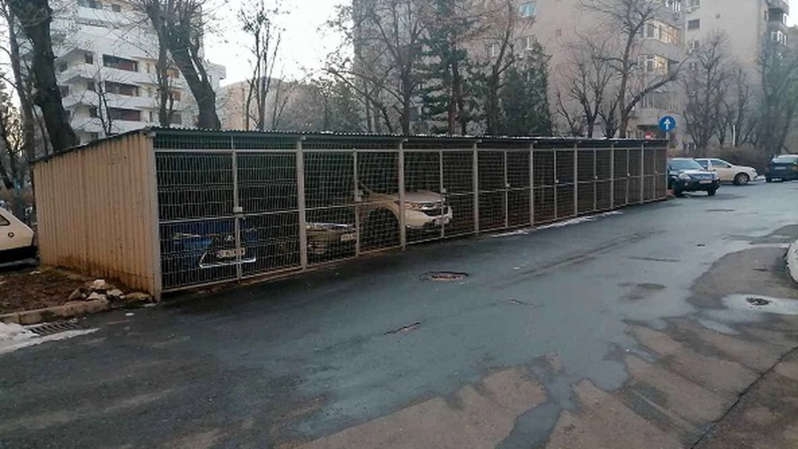 Garaje dărâmate în Sectorul 5. Lovitură grea pentru locuitorii acestui sector