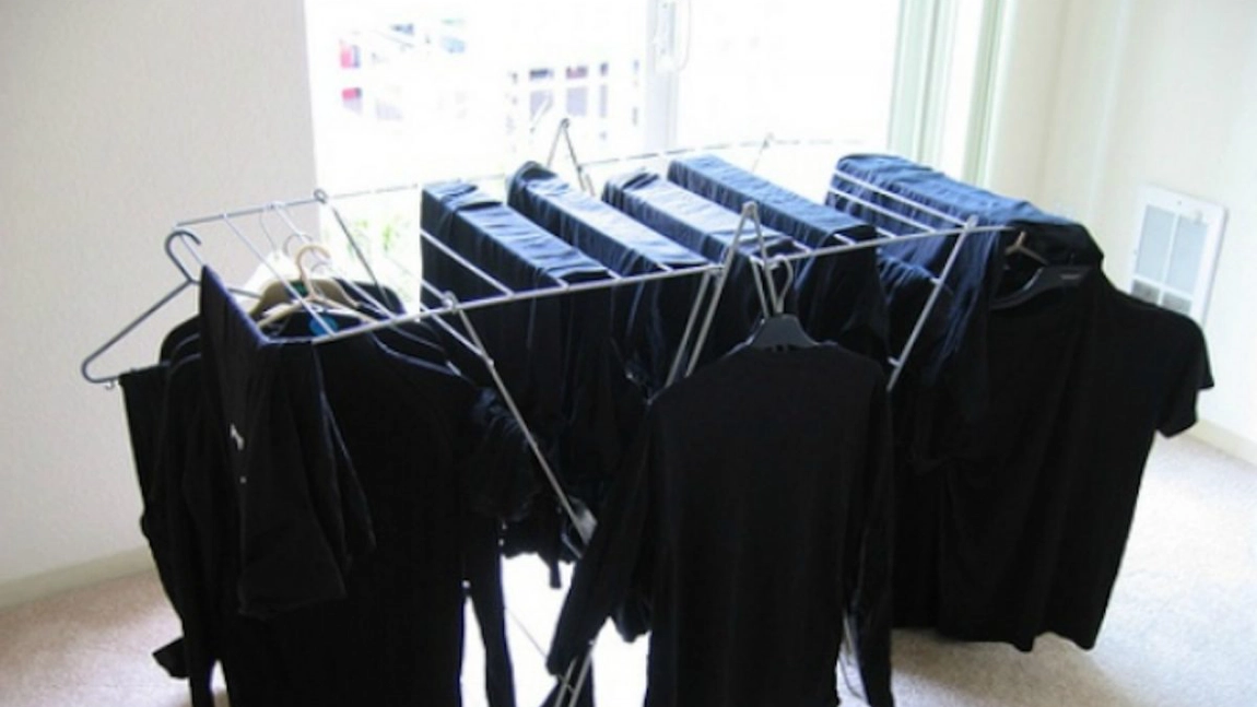 Cum să reînvii negrul hainelor: 5 ingrediente naturale eficiente