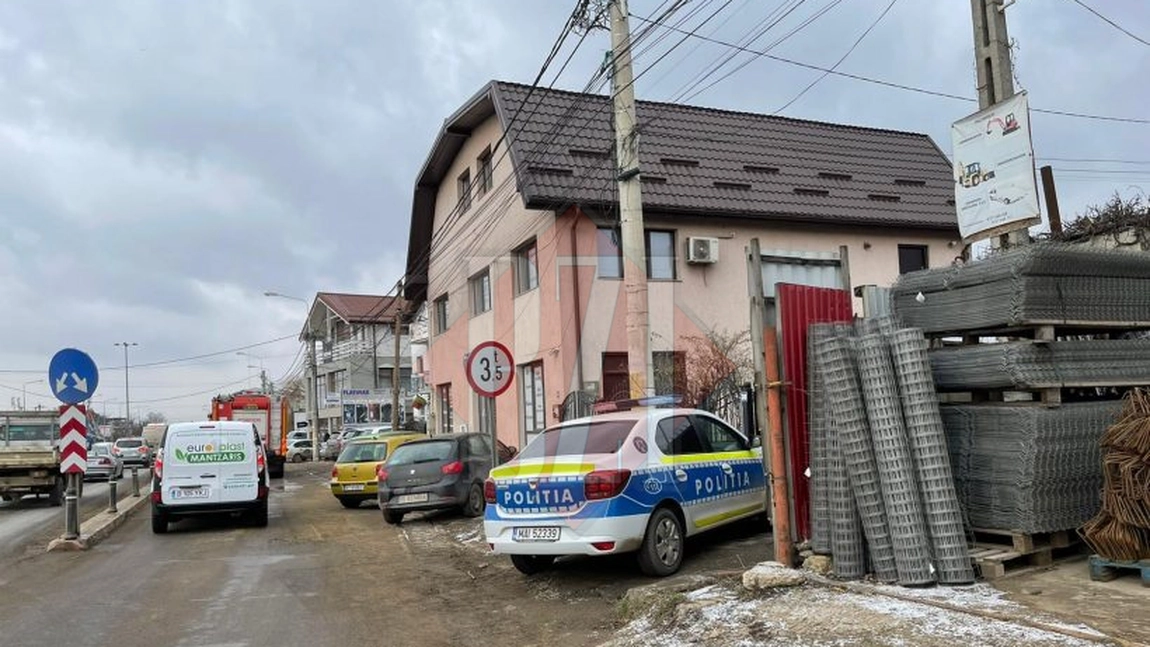 Incendiu la ieşire din Iaşi. Pompierii intervin la fața locului - EXCLUSIV/ FOTO