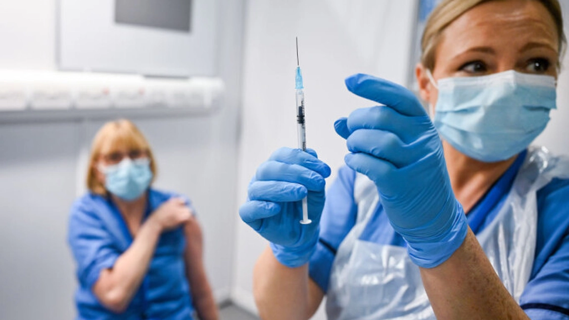 Amenzi pentru medicii care refuză să consulte pacienţi nevaccinaţi anti covid. Avertizare de la Ministerul Sănătăţii