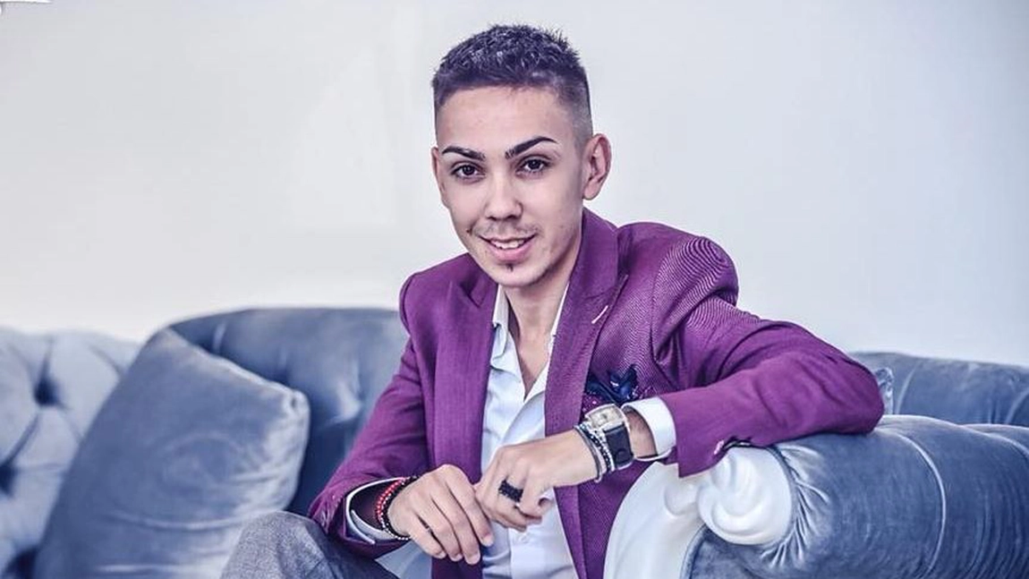 Armin Nicoară vârstă. Câți ani are controversatul saxofonist care o acompania pe Vlăduța Lupău