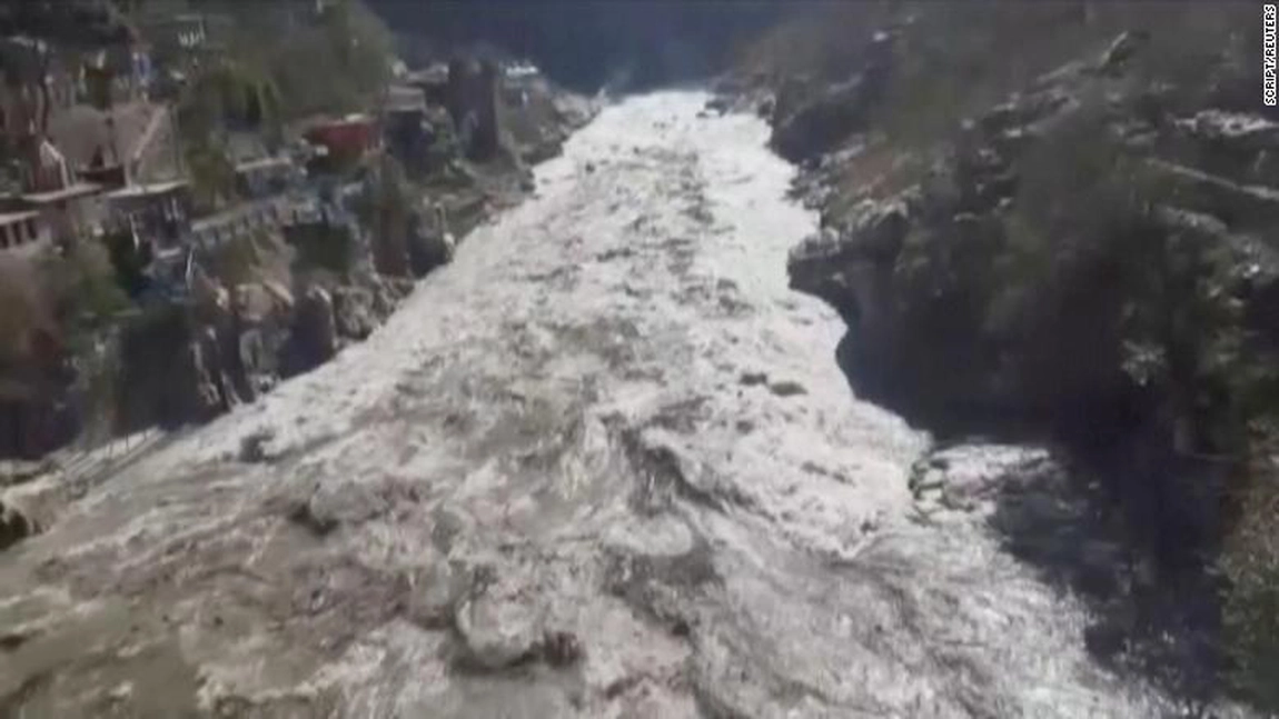 Tragedie în India unde, din cauza rupturii unui gheţar, sute de oameni au dispărut și mai mulţi au murit