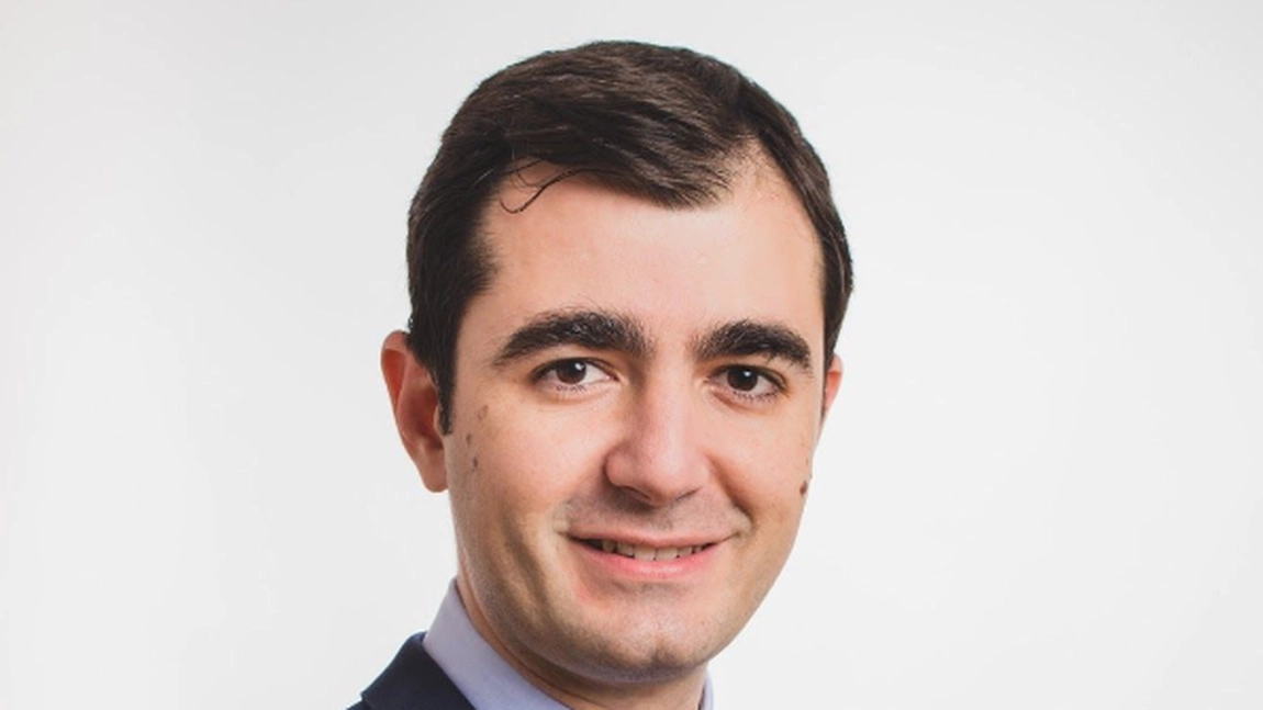 Claudiu Năsui (USR), ministrul Economiei vrea privatizarea Fabricii de Arme Cugir! A dat afară mai multe persoane