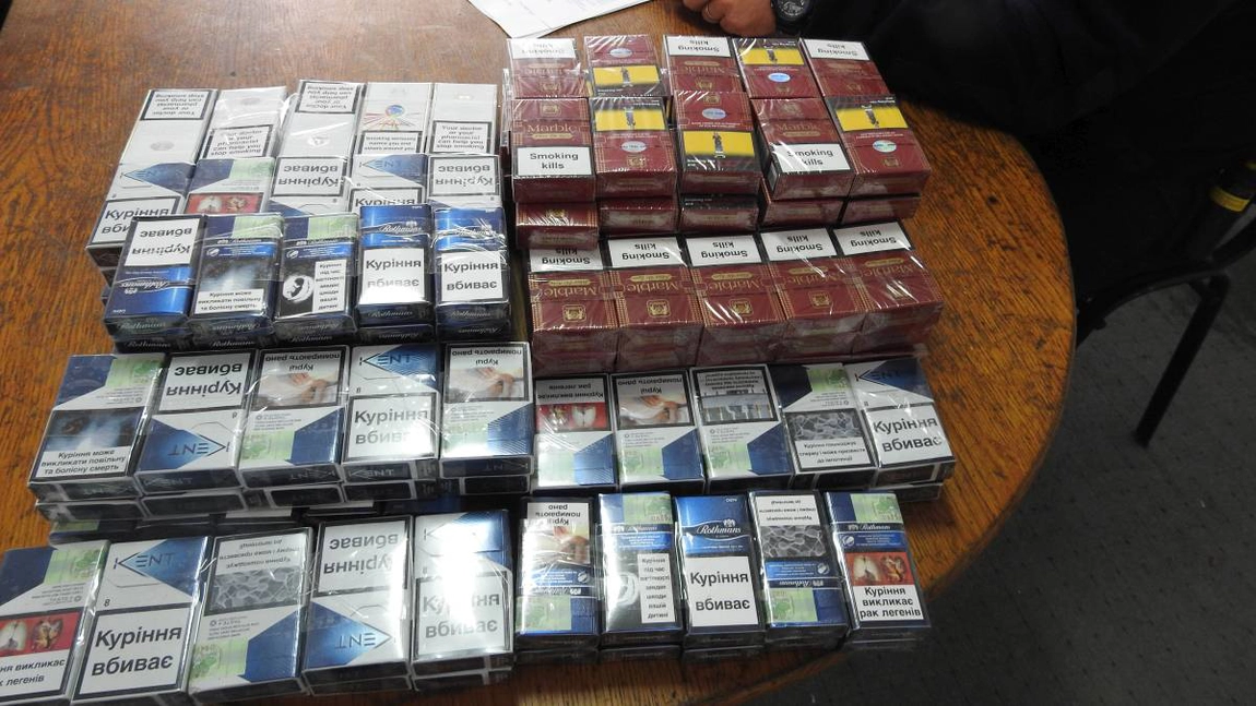 Rețea de contrabandă, destructurată la Iași! 15 persoane aduceau țigări pe 