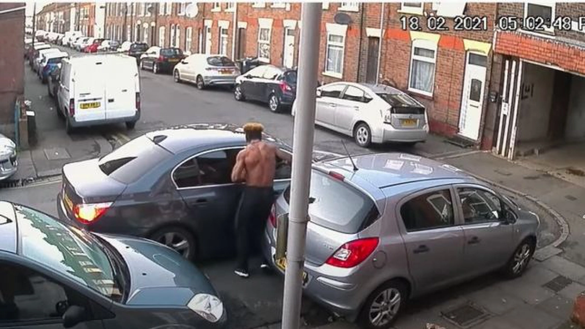 Şofer român în Londra înjunghiat mortal de un adolescent de 15 ani, un altul a fost înjunghiat reușind să scape cu viață. Momentul a fost filmat - VIDEO