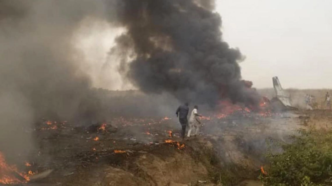 Tragedie aviatica. Un avion militar s-a prăbușit. Toate persoanele aflate la bord au murit
