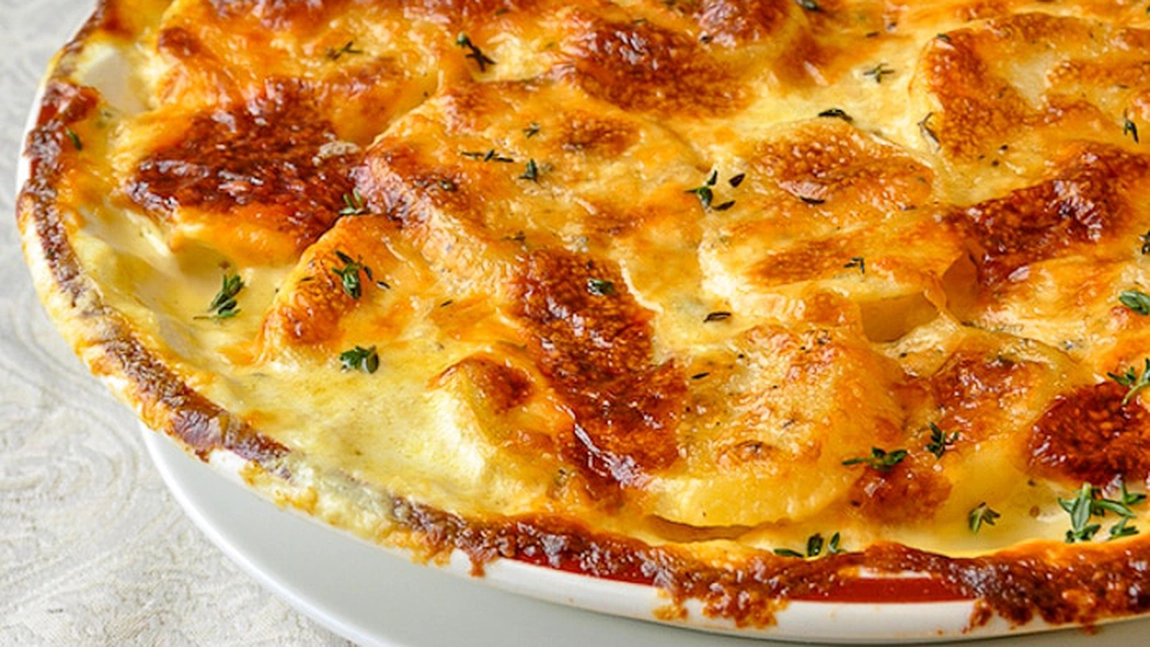 Reţetă de cartofi gratinaţi ca la nuntă - Cum se prepară