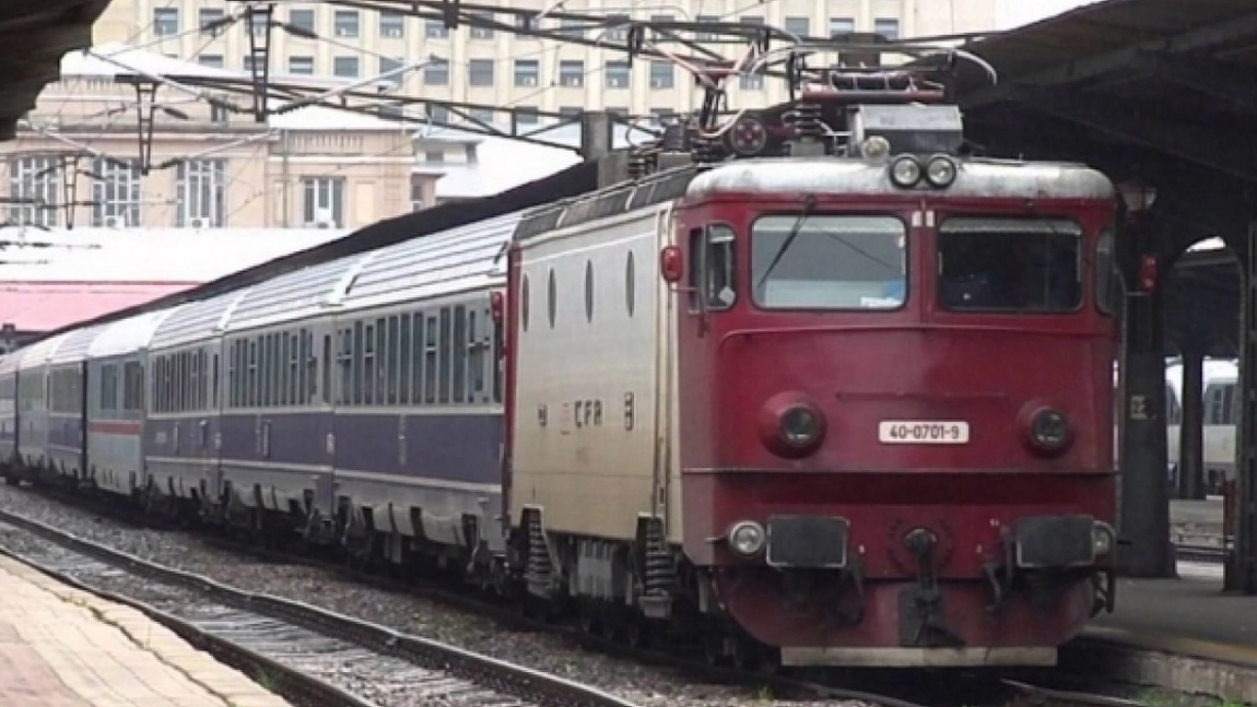 Studenții ar putea beneficia doar de 24 de călătorii gratuite pe an! Iată propunerea PNL