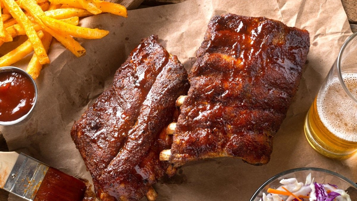 Ce să gătesc cu scăricică de porc? 2 rețete cu costiță de porc