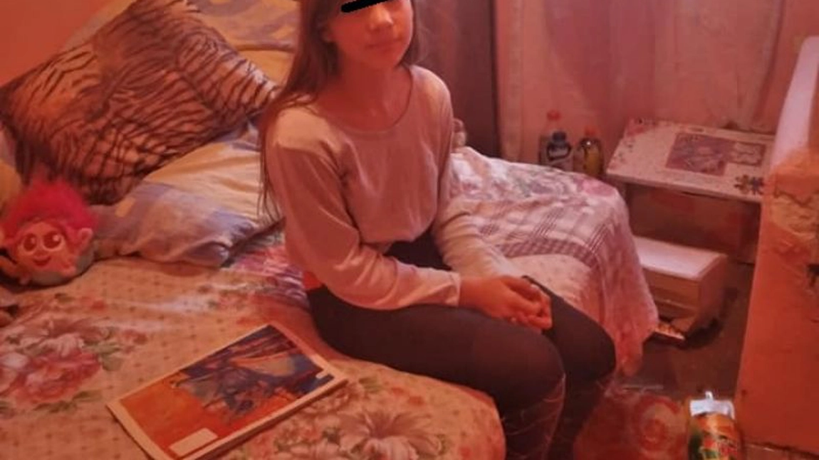 Fata care își dorește lemne pentru foc de ziua ei. Copila trăiește în condiții greu de imaginat