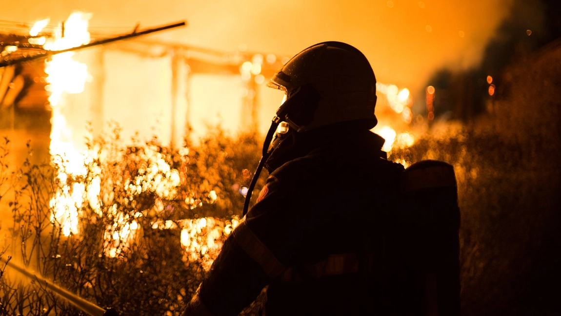 Incendiu la o locuință din Neamț. O femeie a decedat