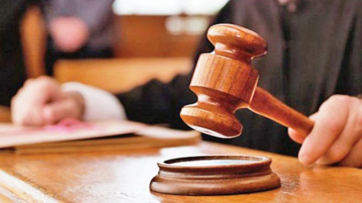 Decizie șocantă! O judecătoare a înlocuit arestul preventiv cu arestul la domiciliu, în cazul unui suspect de viol asupra unei minore sechestrate timp de 8 luni