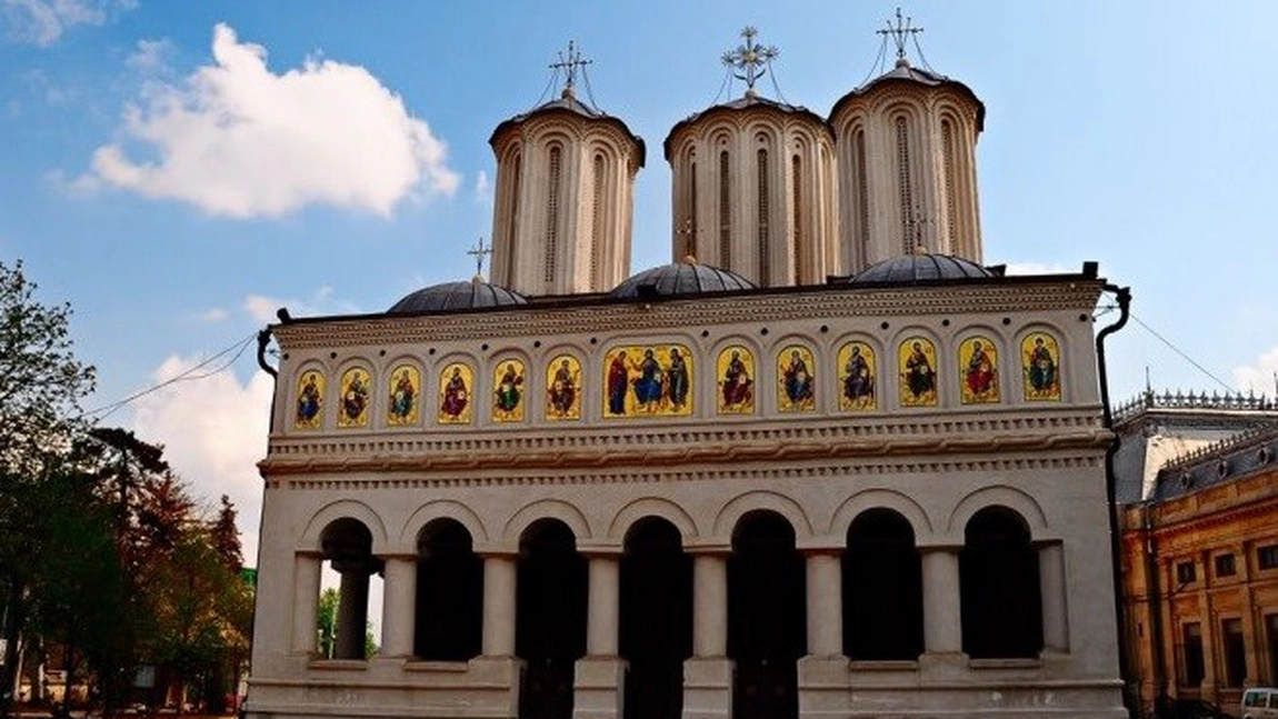 Cum a reacționat Patriarhia Română la recomandările de botez către noii preoți: „Este vorba de adecvarea înțeleaptă a ritualului”