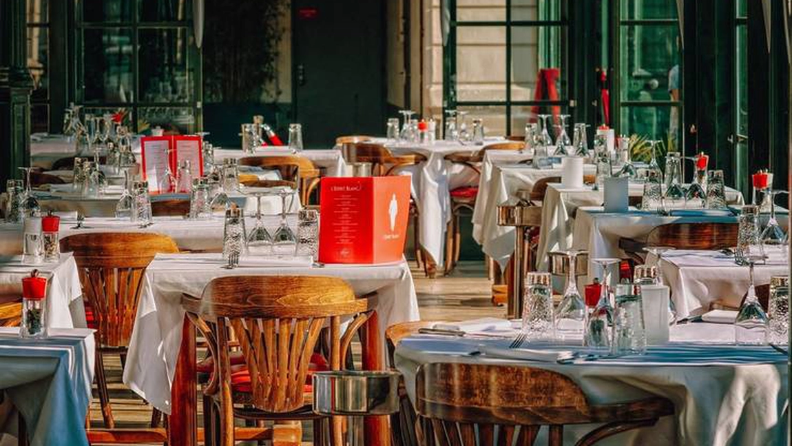 Sectorul HoReCa este, din nou, în pericol: „Restaurantele ar putea fi închise, dacă Ministerul Sănătății va include focarele în calculul coeficienței”