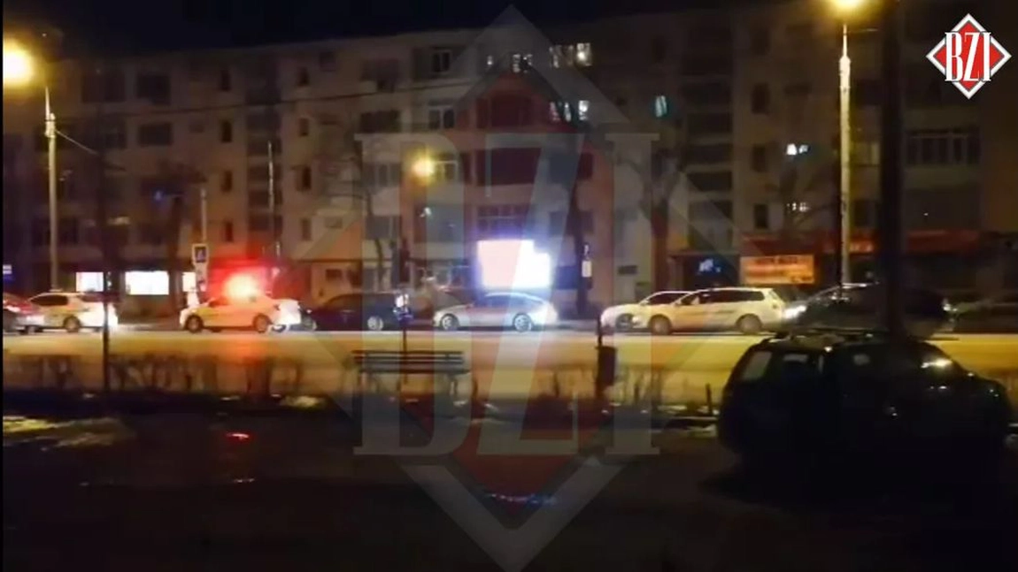 Tinerii care au agresat un îndrăgostit pe bulevardul Primăverii, reţinuţi