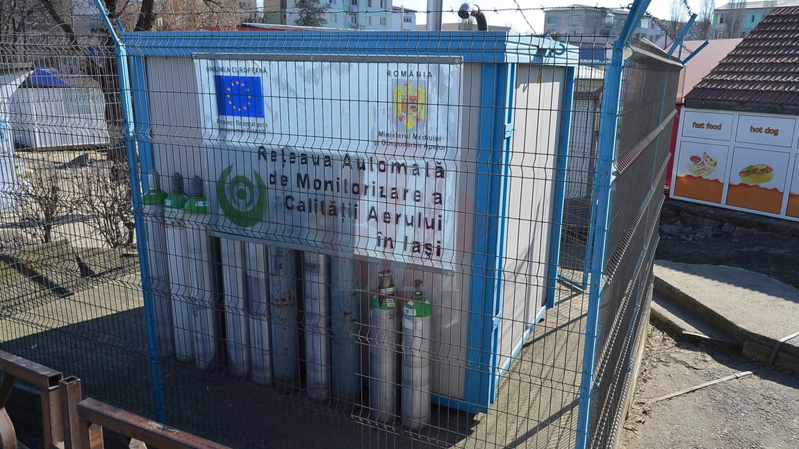 Depășiri la indicatorul PM10, măsurat automat în stația Podu de Piatră, din Iași. Cauzele valorilor crescute sunt traficul auto, intersecția fiind una dintre cele mai aglomerate din municipiu
