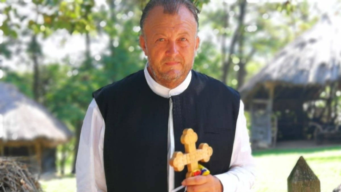 Teologul Valentin Guia, mesaj controversat după cazul bebeluşului mort în urma botezului: „A murit un copil dintr-un milion şi faceţi petiţii absurde. Hristos niciodată nu va putea fi înnoit de voi”
