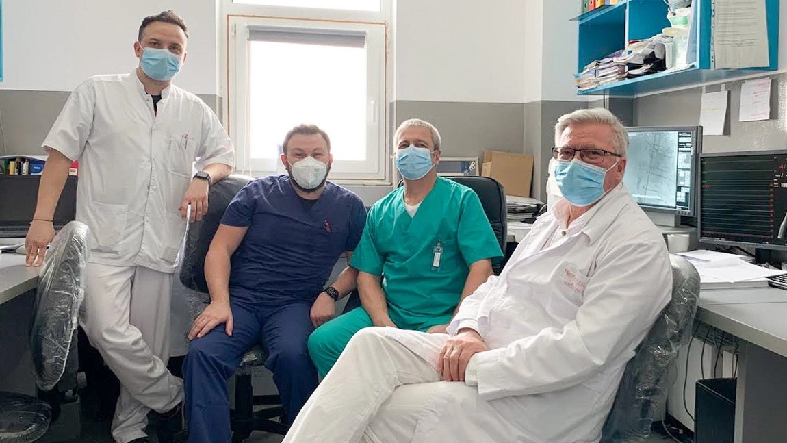 Chirurgii cu mâini de aur de la Institutul de Boli Cardiovasculare din Iași. Medicii au realizat o intervenție complexă, unică, pentru a salva viața unei paciente (Exclusiv) - FOTO