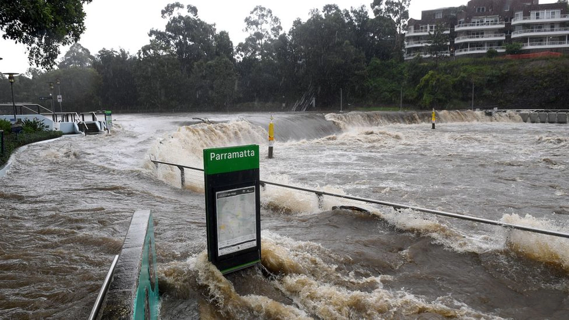 Cele mai grave inundaţii din ultimii zeci de ani în Australia! Mii de persoane evacuate pe măsură ce ploile se agravează