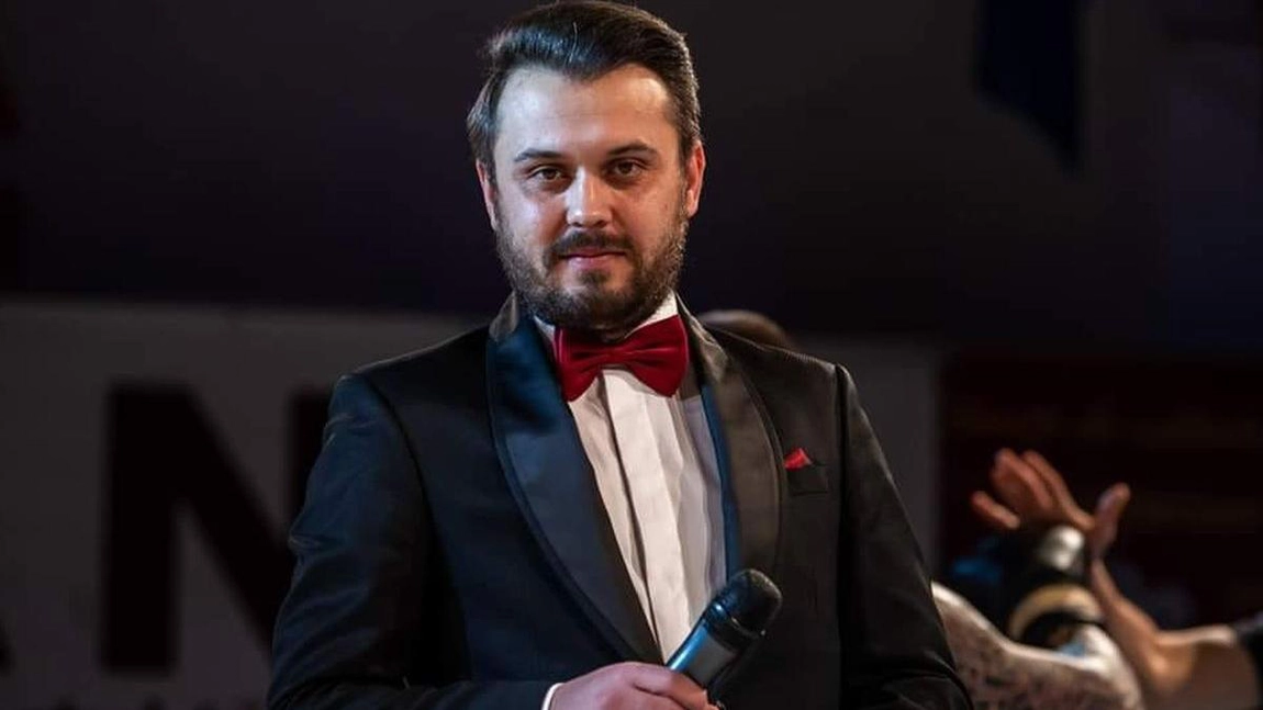 Jurnalist: ”M-a declarat nebun și m-au legat de pat!”. Suferea de fapt de meningită